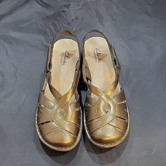 CLARKS BENDABLES WOMEN"S ADJUSTABLE BUCKLE CLOSURE SANDAL - Picture 3 of 16